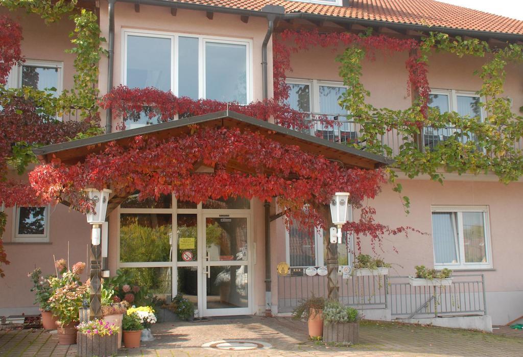 Gaestehaus Kleine Kalmit Landau in der Pfalz Exterior photo